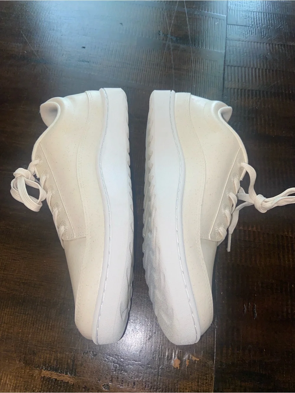Ladies All Birds pacer Sneaker in Off-White size 9