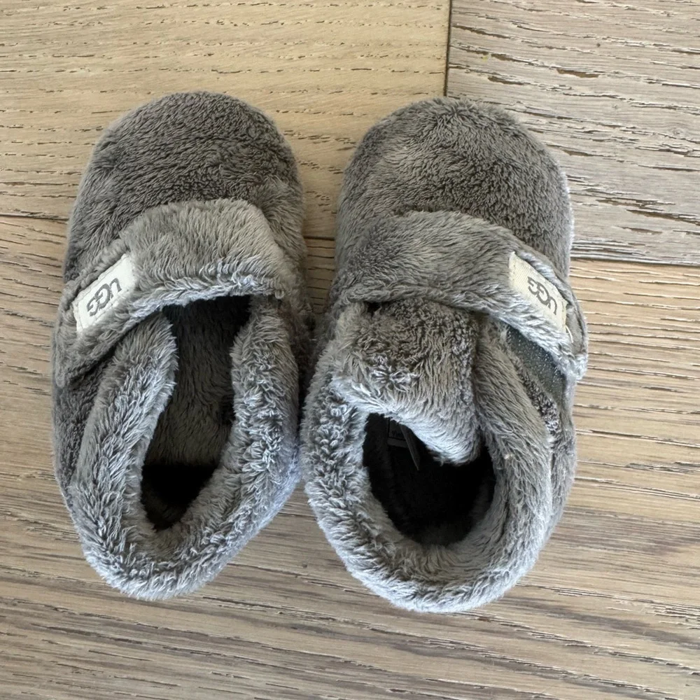 UGG plush infants aa