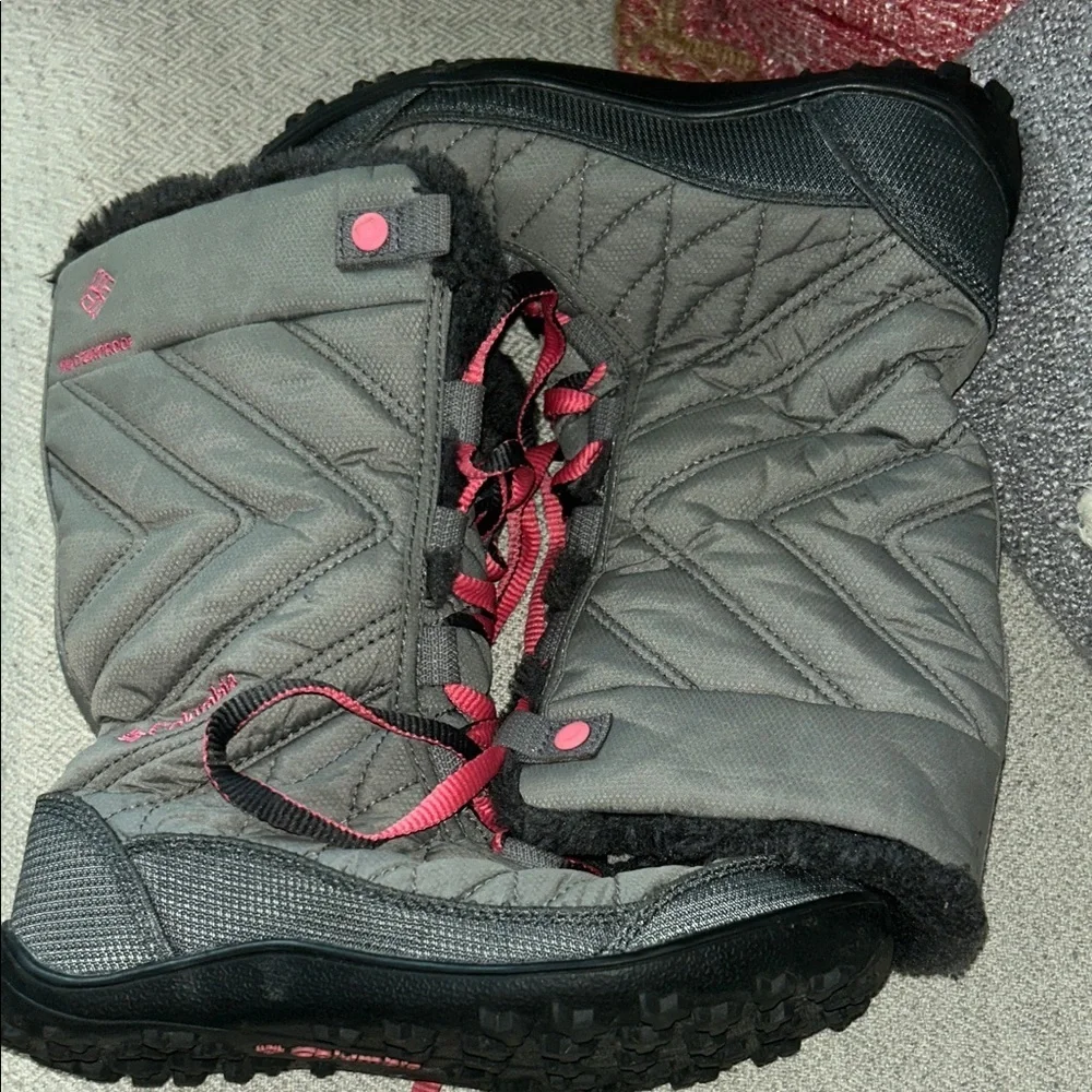 YOUTH MINX MID II OMNI HEAT COLUMBIA BOOTS SZ 2 WATERPROOF