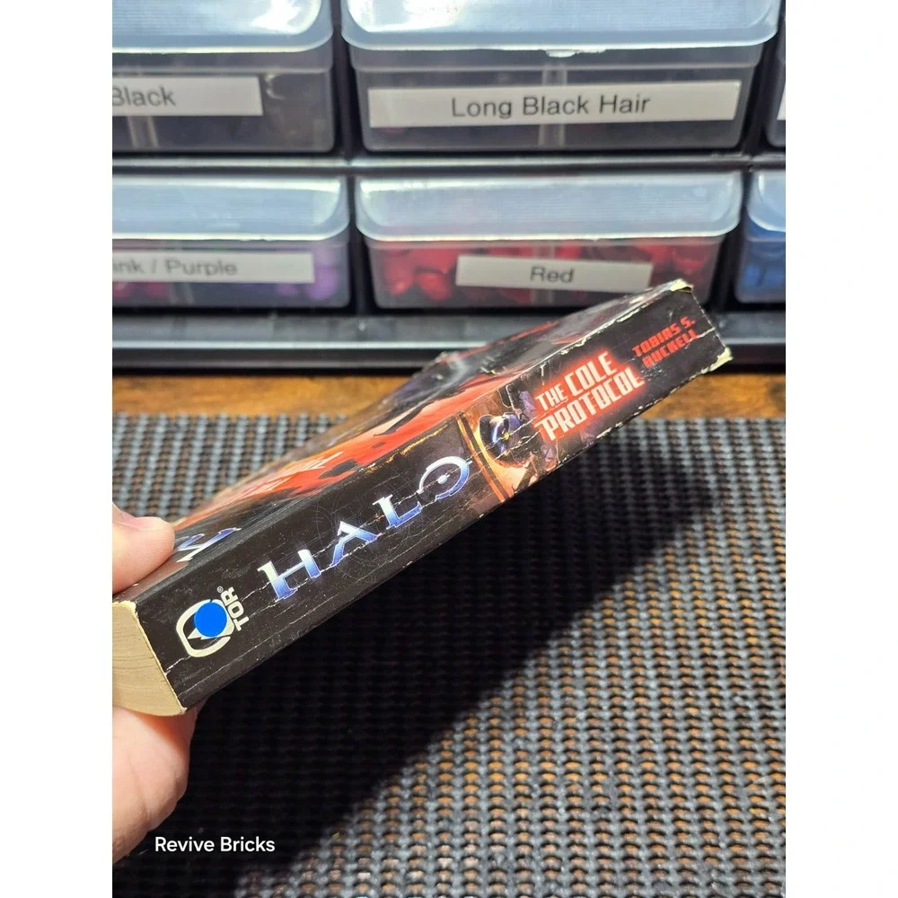 The Unbranded Brand halothe cole