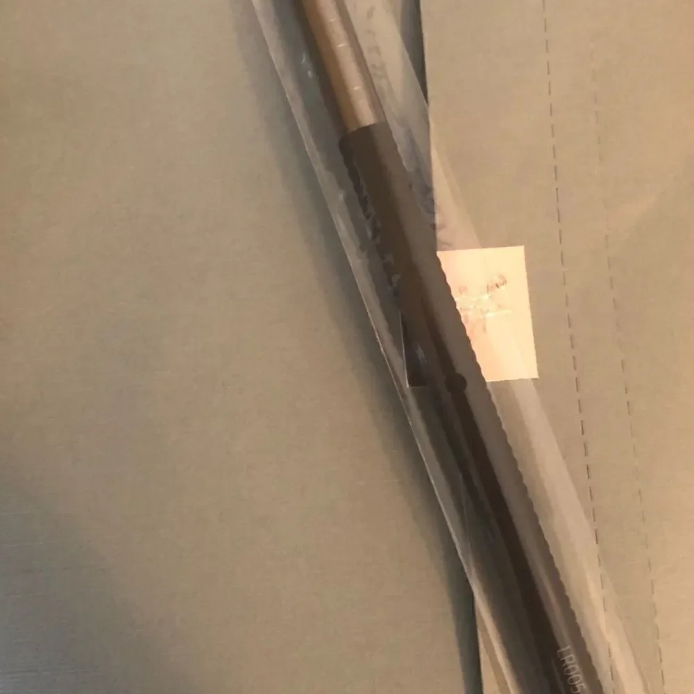 LARUCE Tapered Blending EYE Shadow Brush ! Amazing