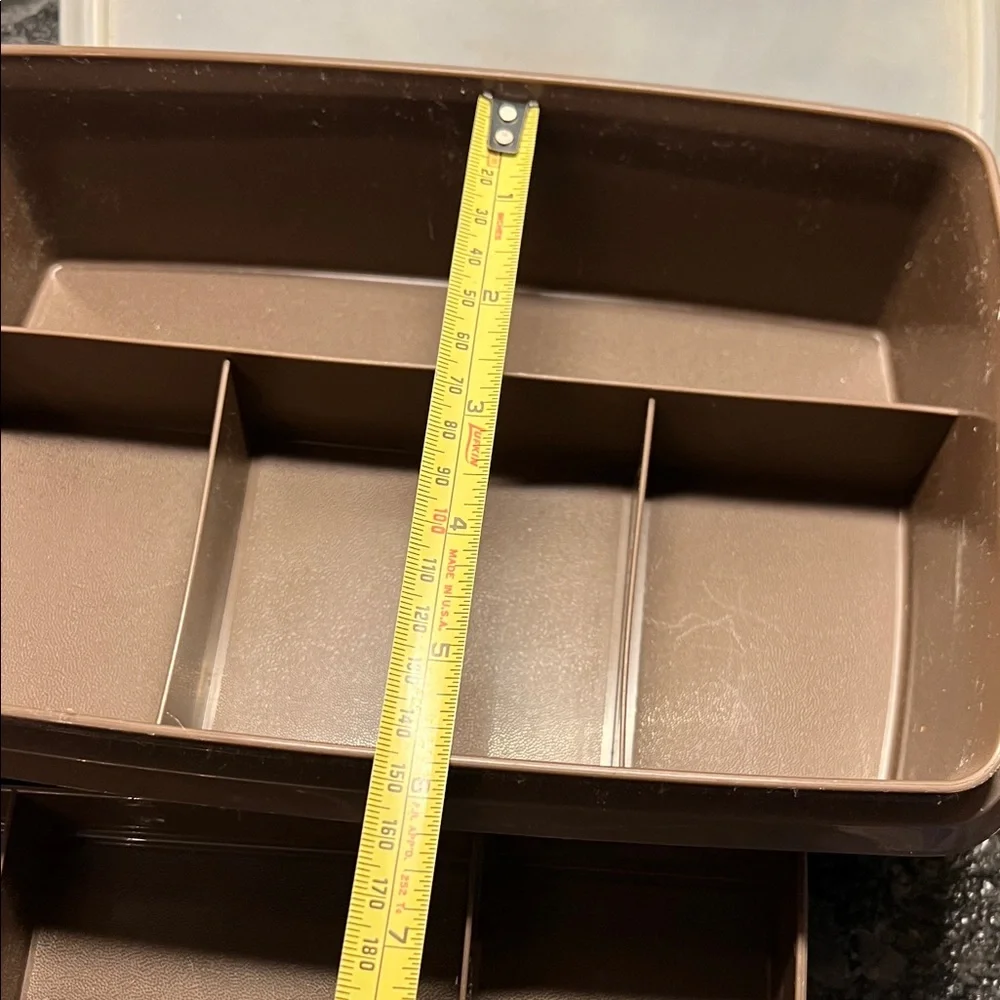 Tupperware lid stow one