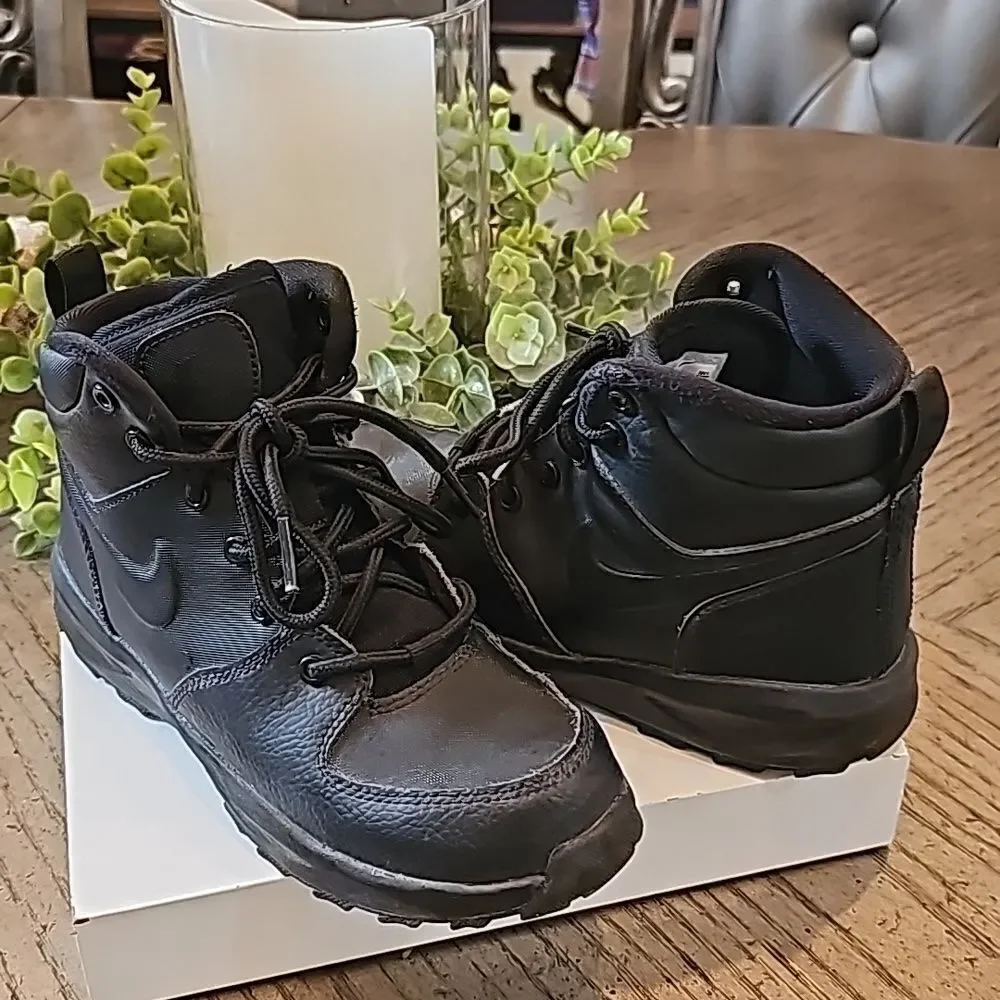 Nike black leather hightop boot size 1