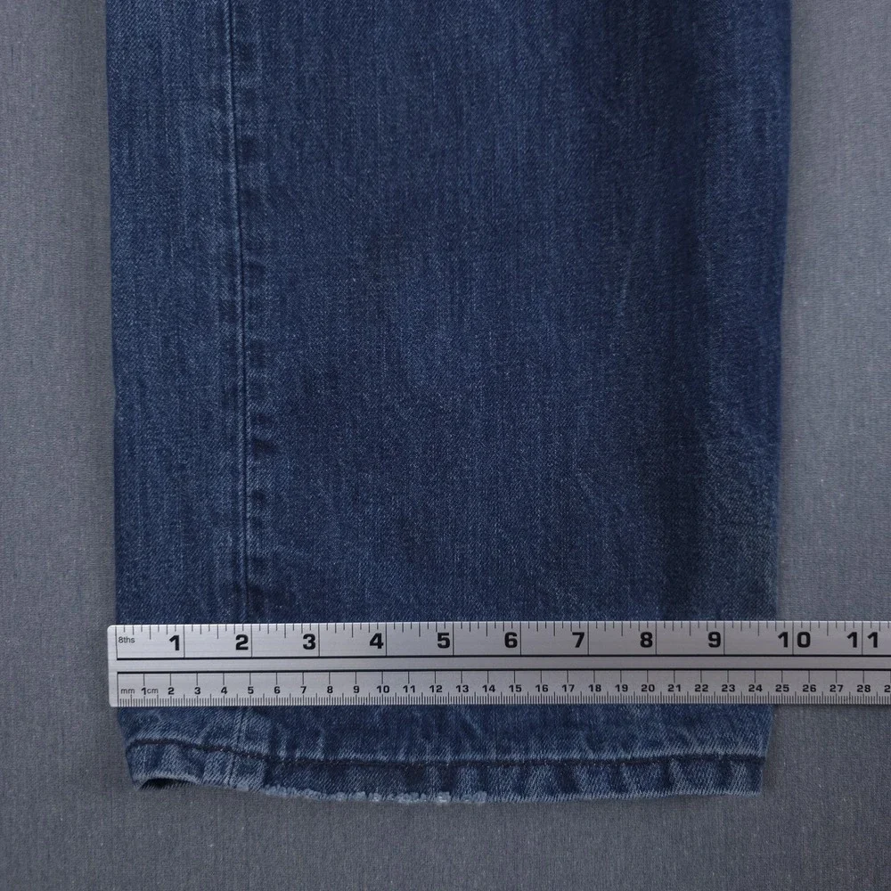 Levis details loose should