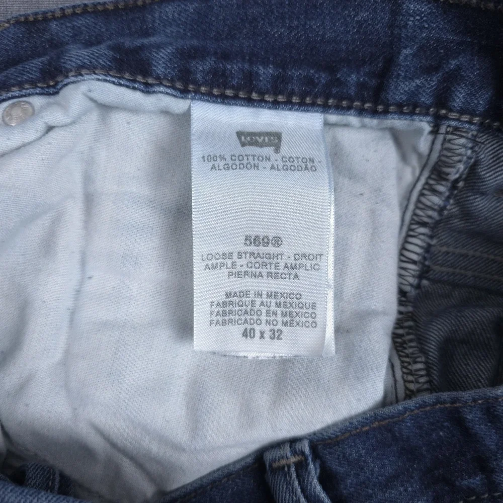 Levis pocket fits kindly