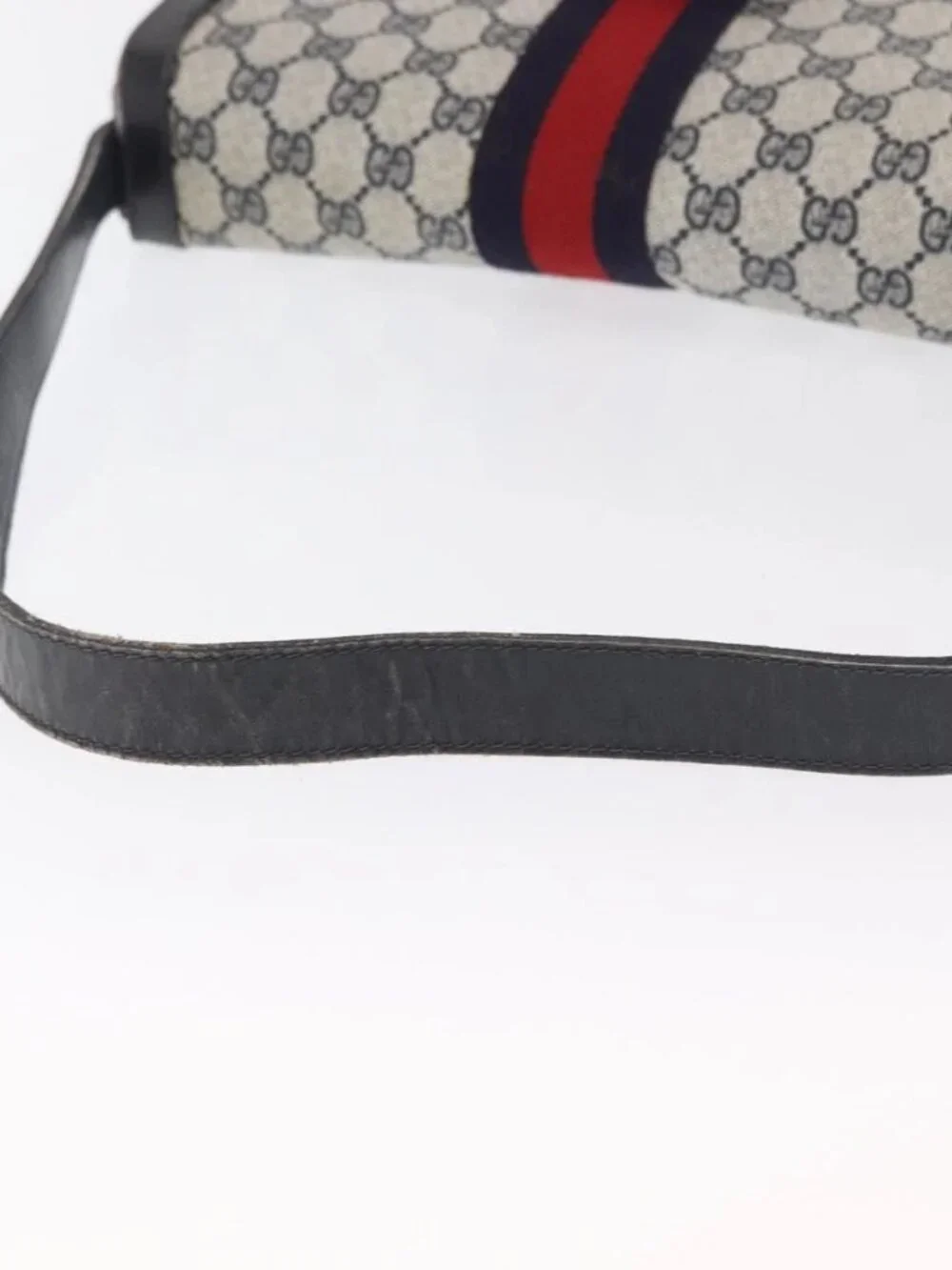 Gucci gg supreme