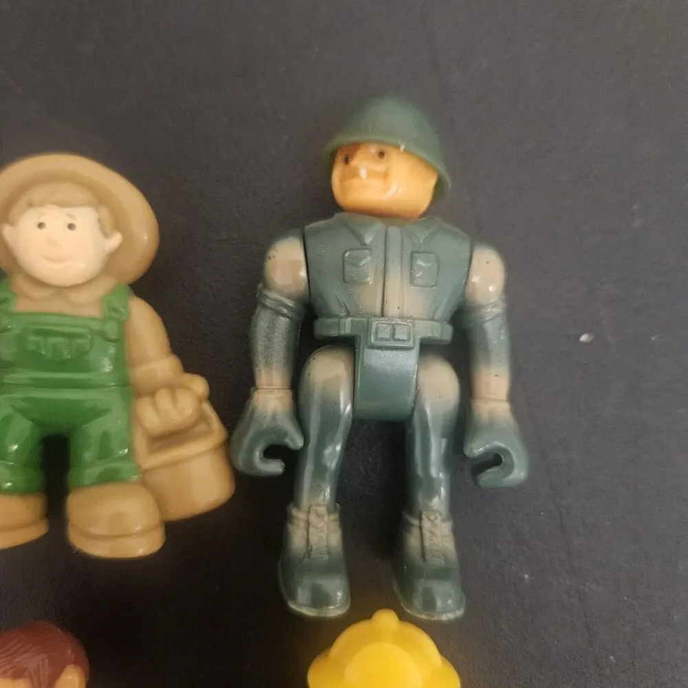 Lincoln Logs figure accessories pics