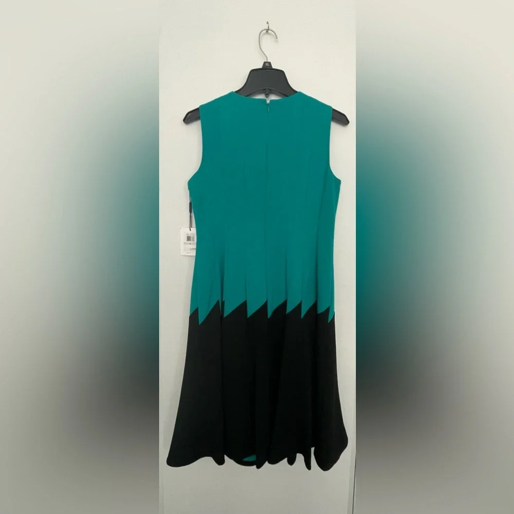 NWT Calvin Klein Two Tone Fit and Flare Dress evrgrn/blk Size 6 style CD4XI8R7