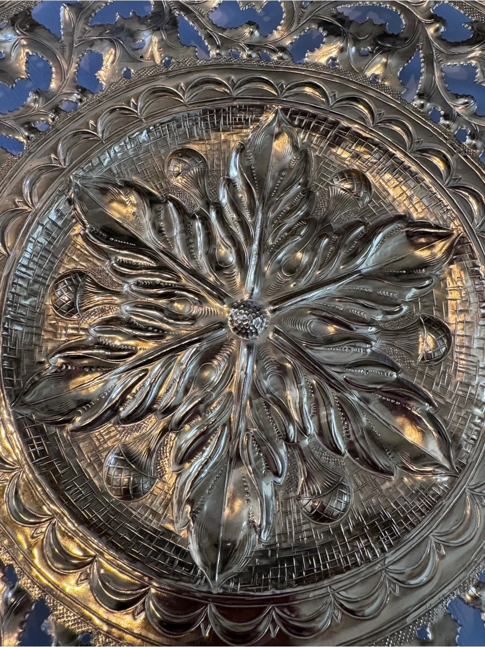 Vintage Italian Brass Wall Hanging Charger – Hand-Carved Metal Art
