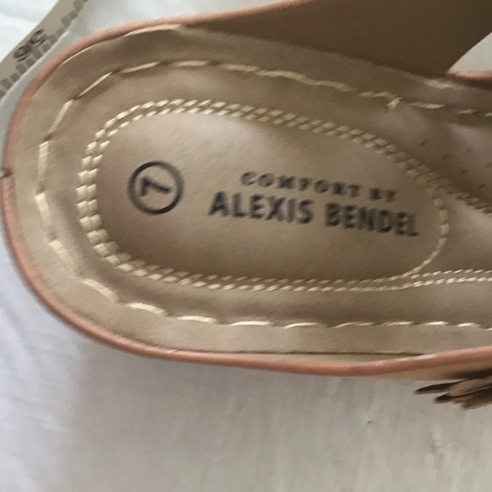 Alexis chic wedges