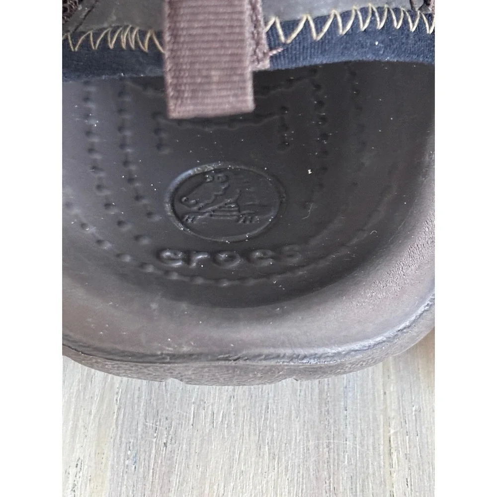 CROCS brand please