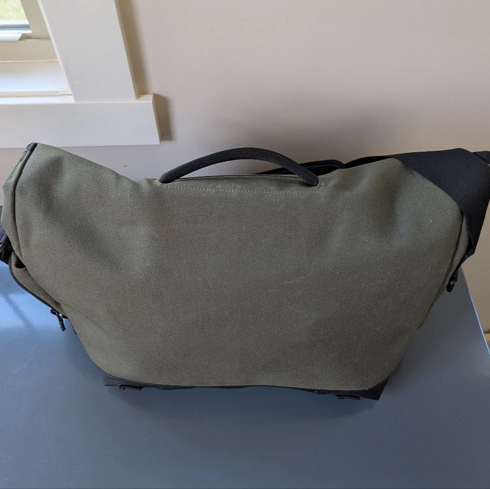 Timbuk2 Stork Messenger Diaper Bag Green Coated Canvas‎