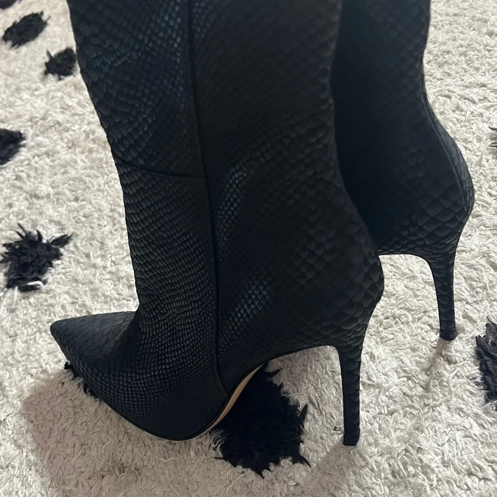 Gianvito Rossi elegant black