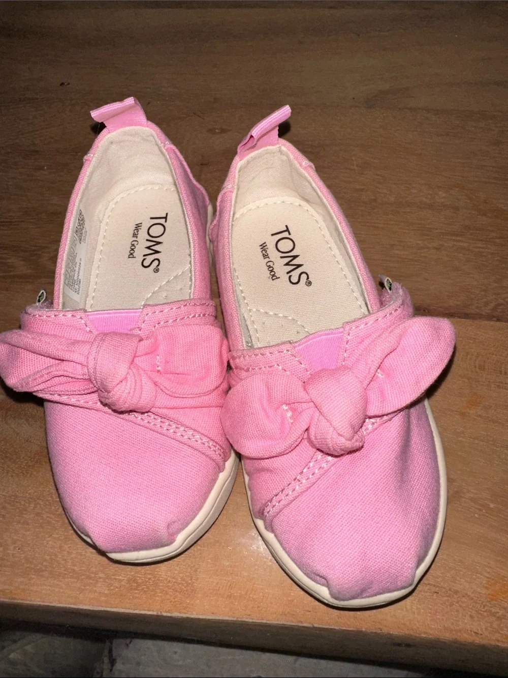Toms cute pink