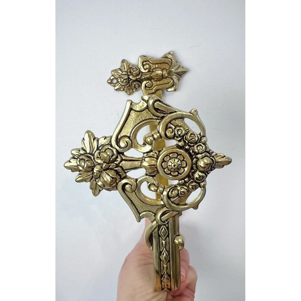 N/A hardware victorian mounted