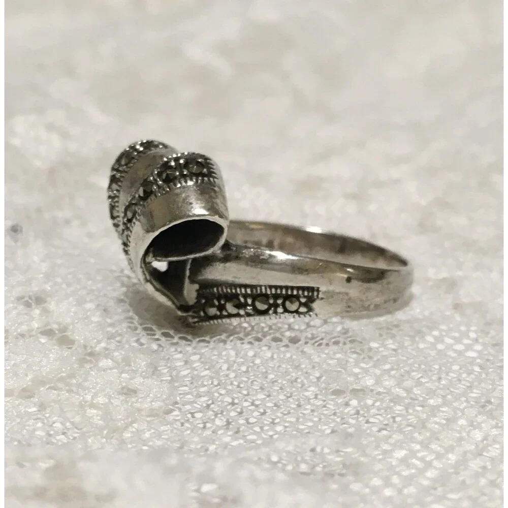 Unbranded elegant statement