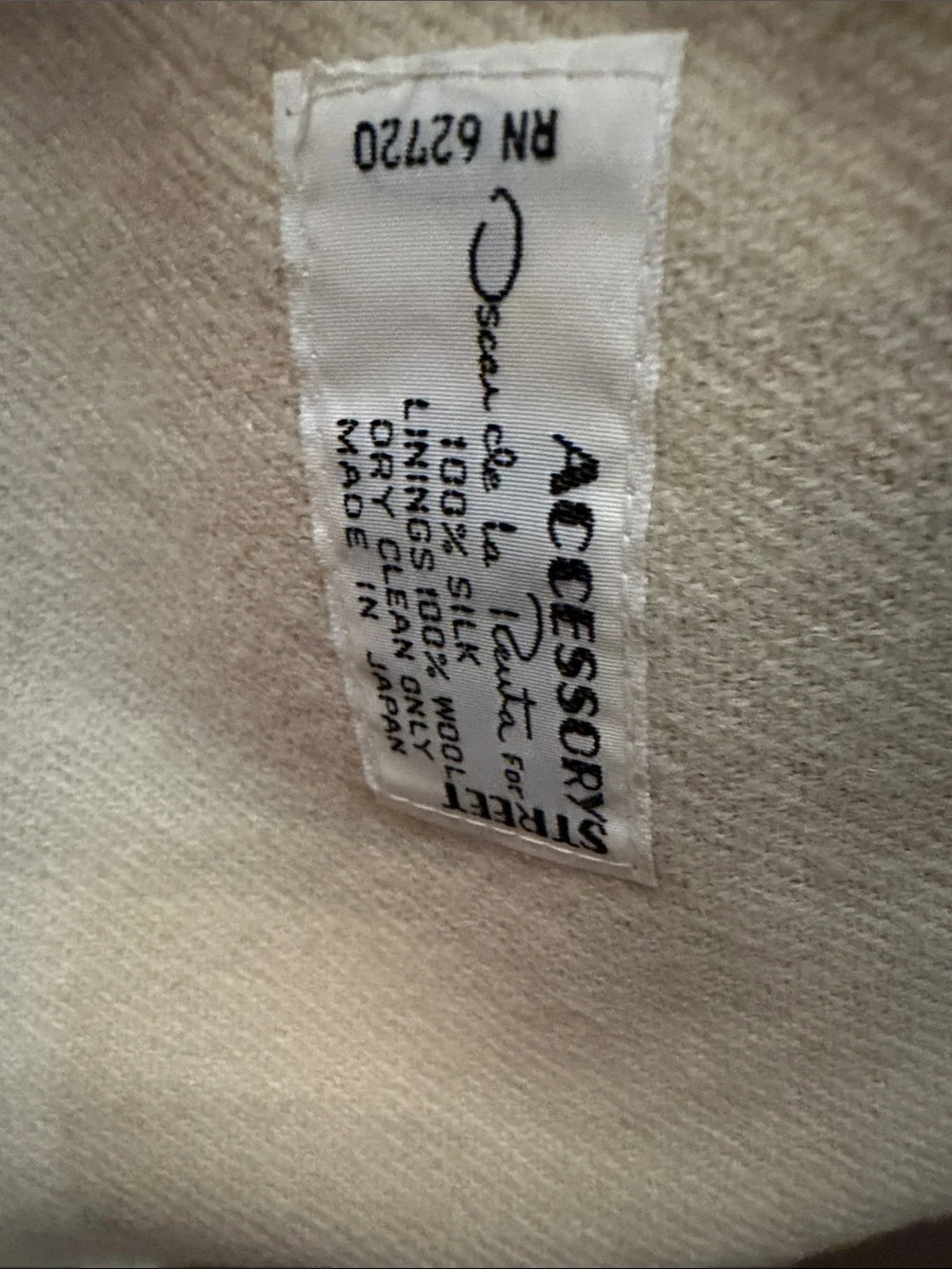 Oscar de la Renta sophisticated luxurious
