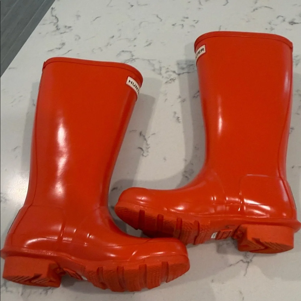 Hunter tall glossy