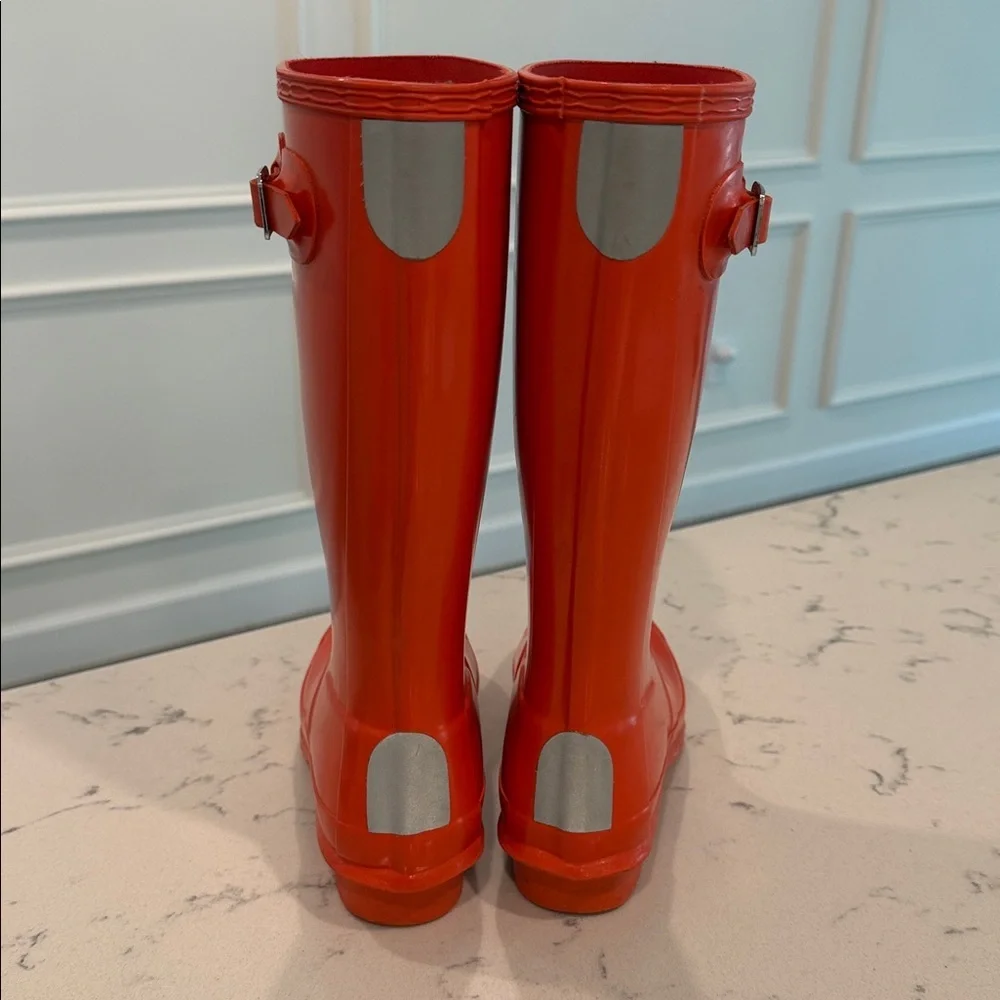 Hunter tall glossy