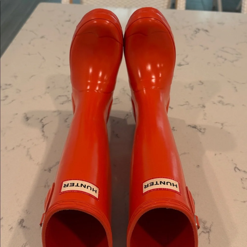 Hunter tall glossy