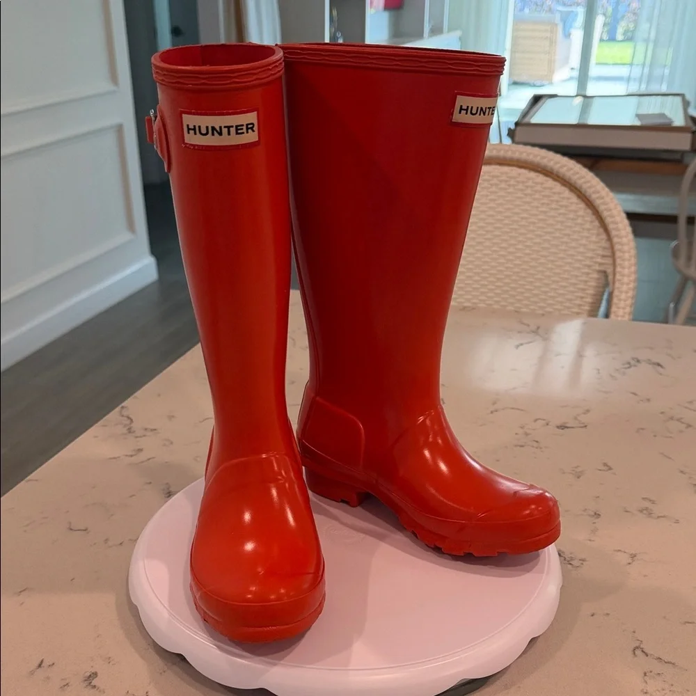 Hunter tall glossy