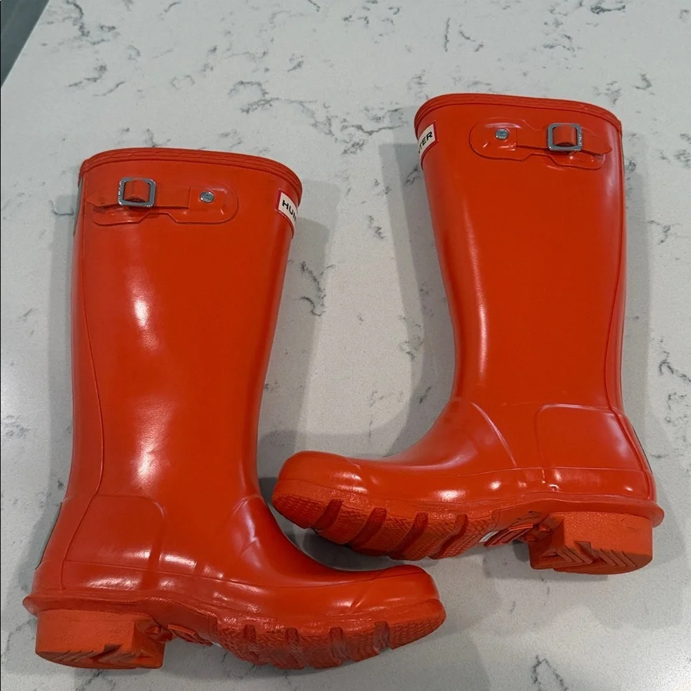 Hunter tall glossy