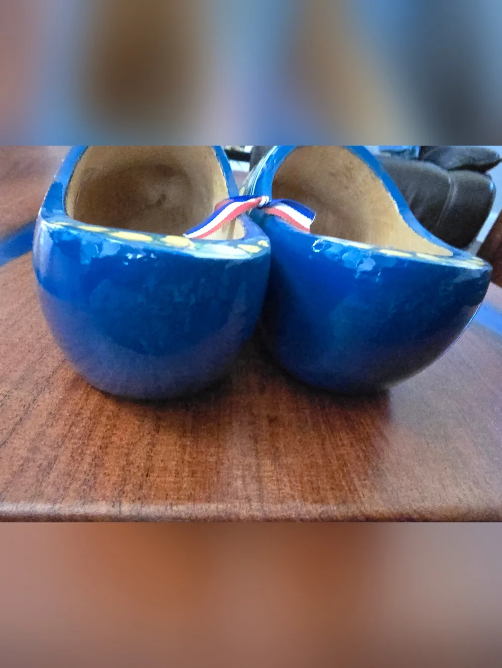 The Unbranded Brand bright blue