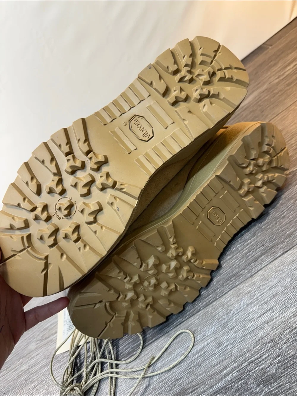 Belleville comfortable tan