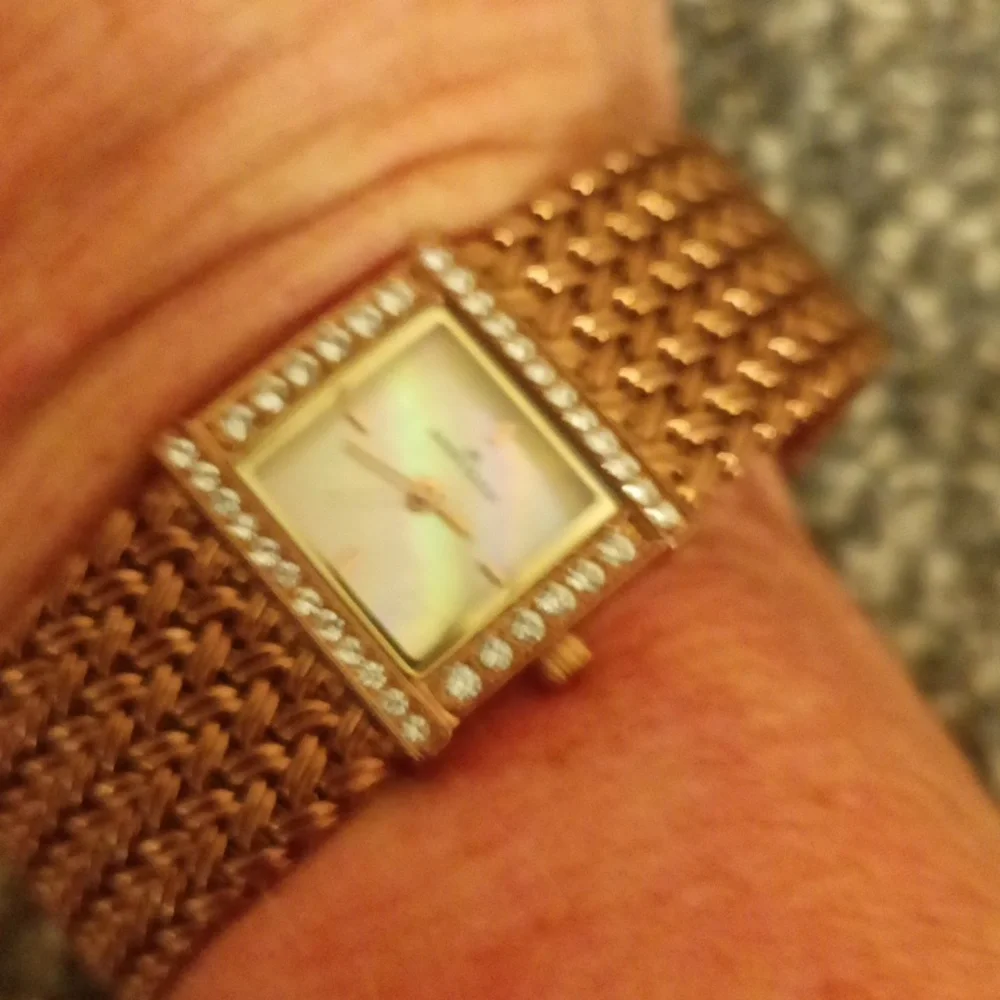 Anne Klein anne klein
