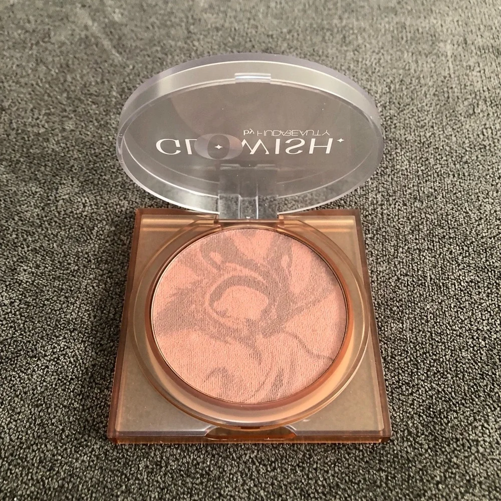 HUDA BEAUTY beautifully buildable