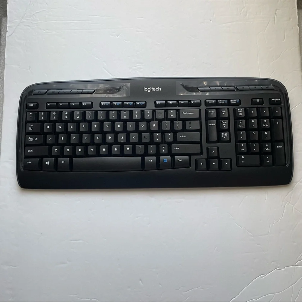 Logitech‎ MK335 Wireless Keyboard and Mouse Set - Black