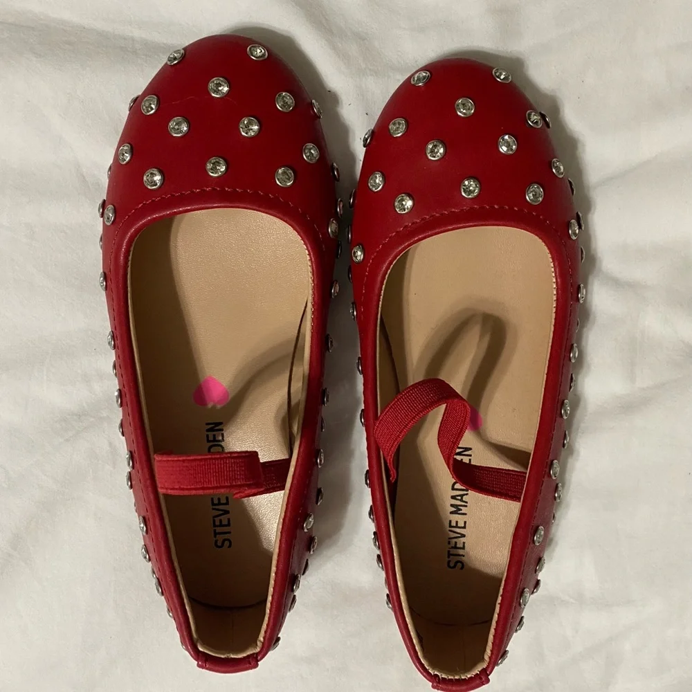 Steve Madden stylish red