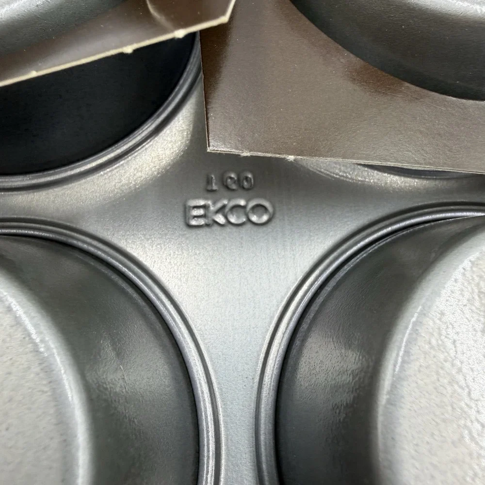 Ekco vintage baker