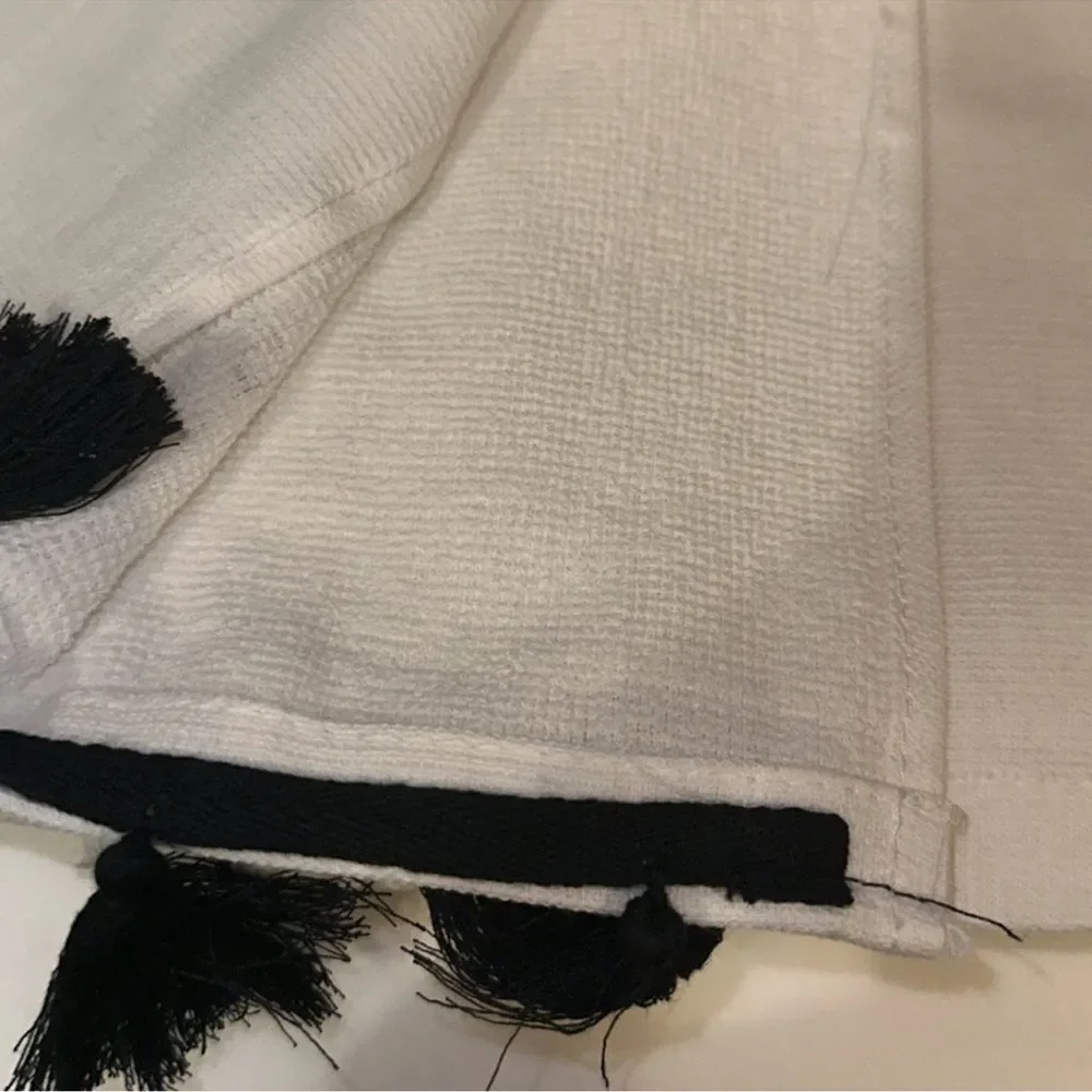 Mrkt includes towels