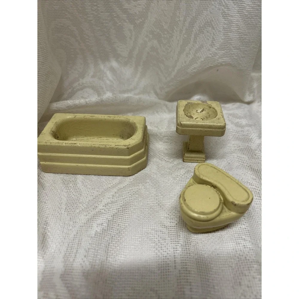 Vintage 1940s Doll House Furniture Yellow Wooden Bathtub, Sink and Toilet‎ 1:16