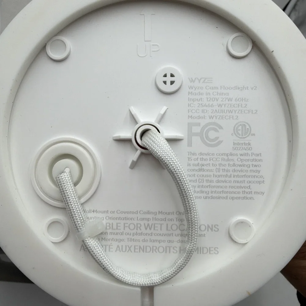 Wyze missing mounting