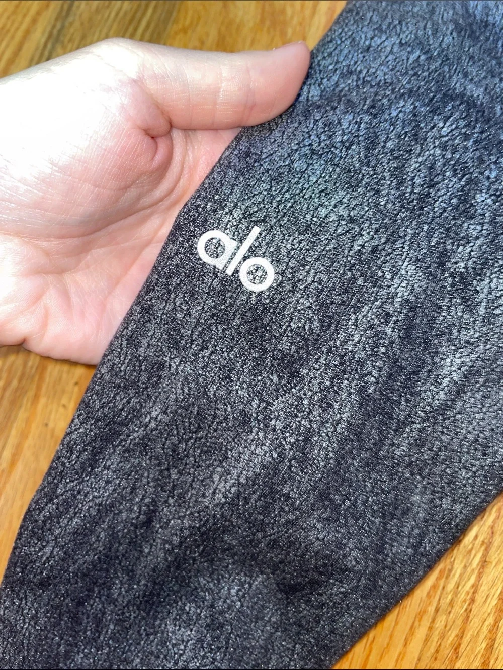 ALO Yoga alo black