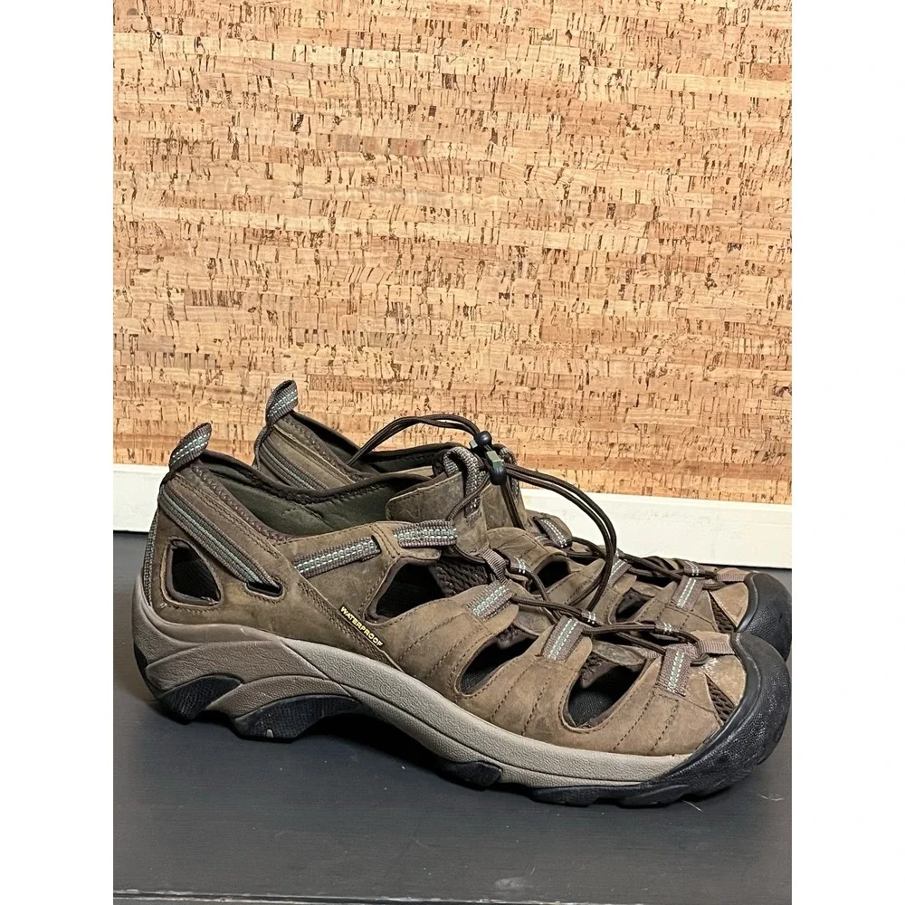 Keen men size