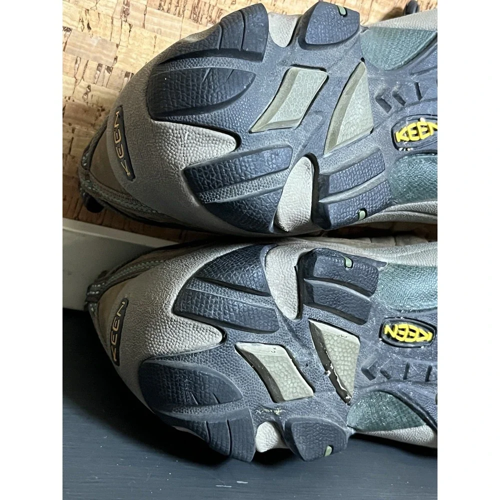 Keen men size