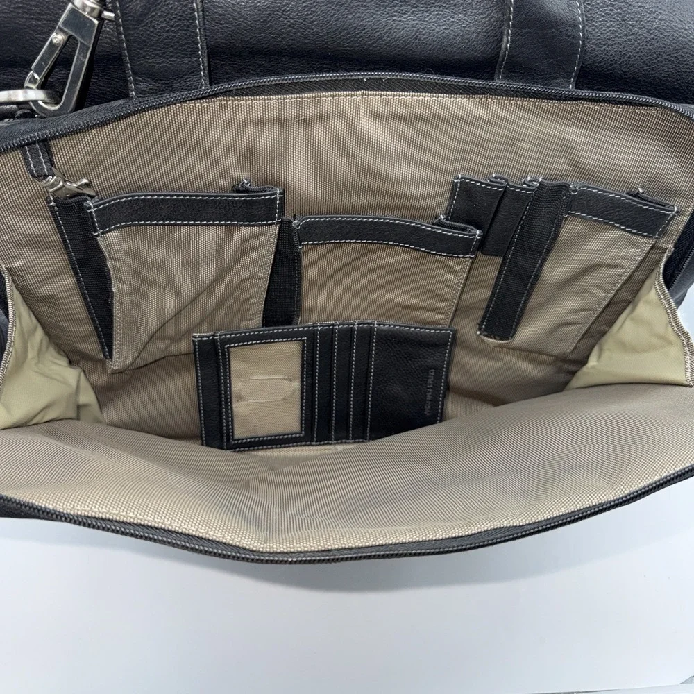 Johnston & Murphy black style crossbody