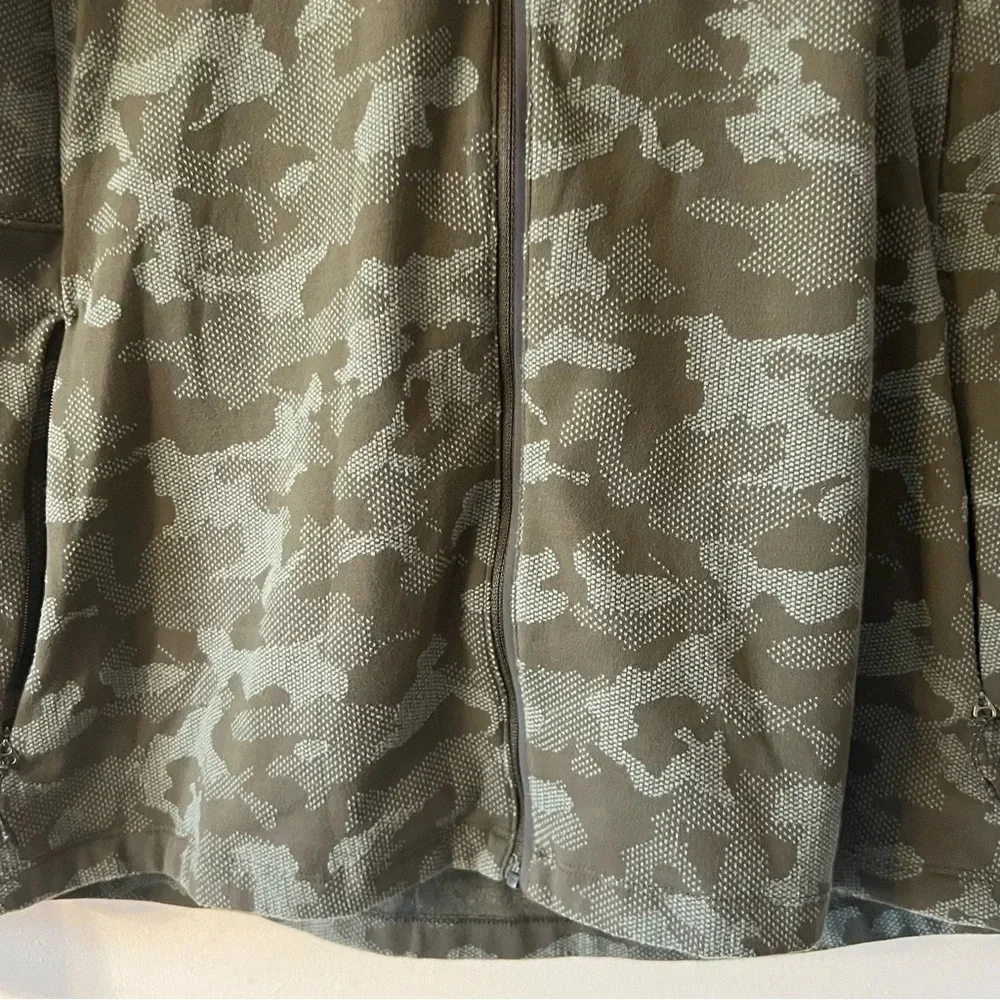 lululemon athletica excellent size