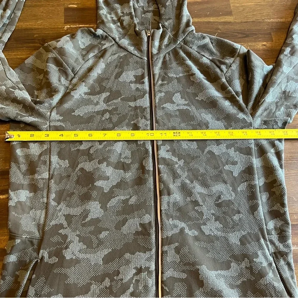 lululemon athletica excellent size