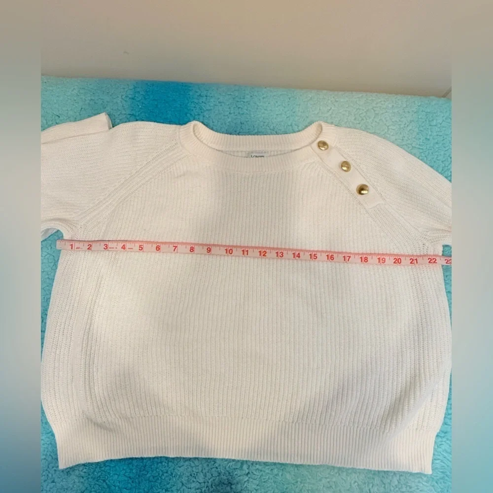 🔥J. Crew White Button-Detail Women's Sweater🔥