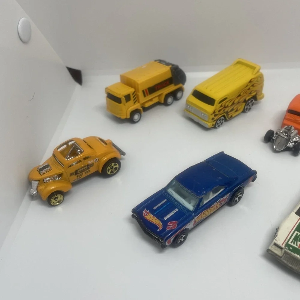 Lot‎ Of 10 toy cars various brands & conditions HOT-WHEELS MAISTO