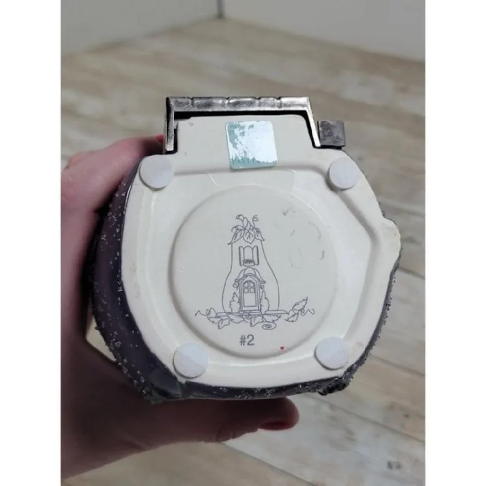 PartyLite ceramic cottage