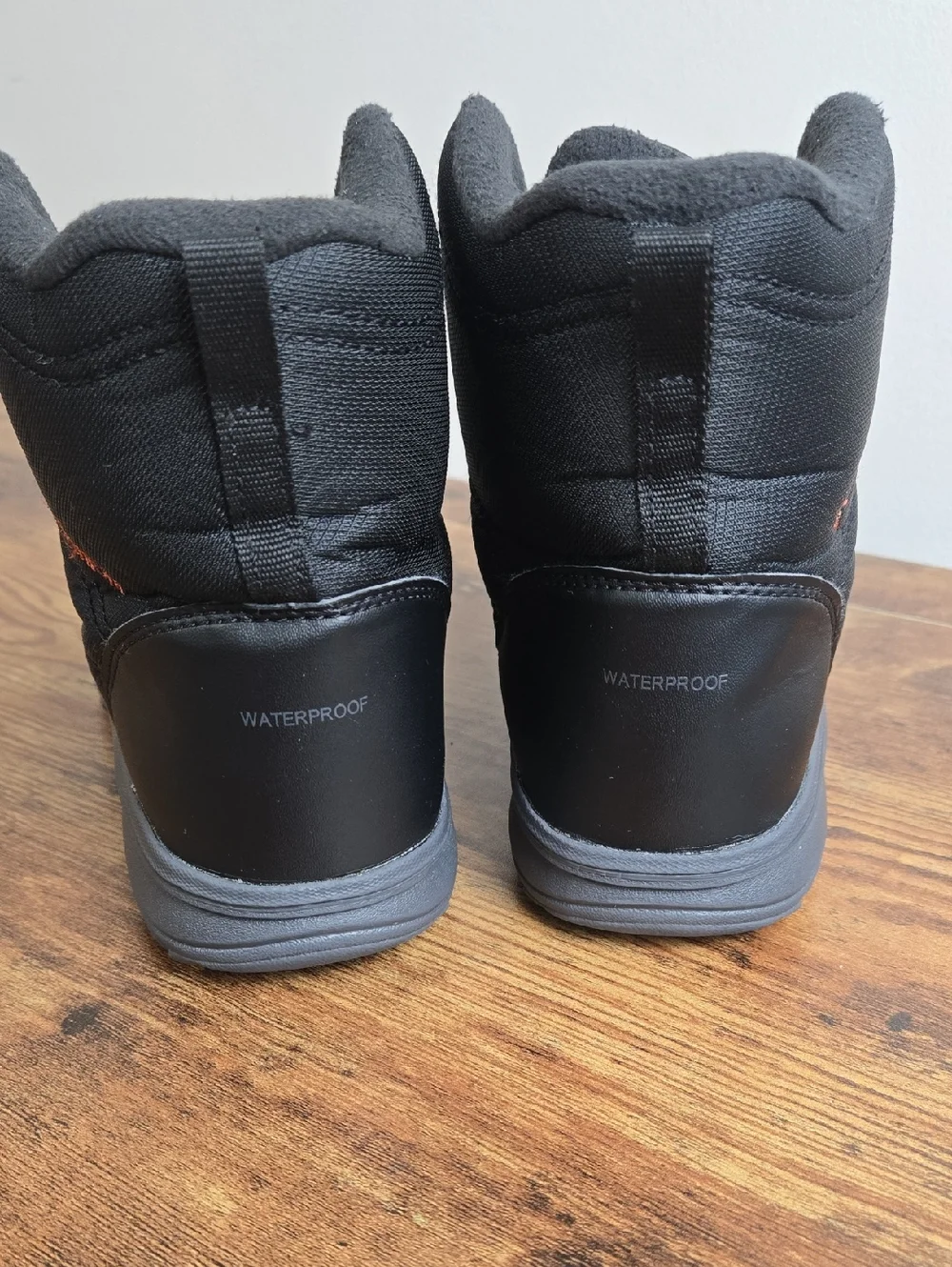 Columbia color black