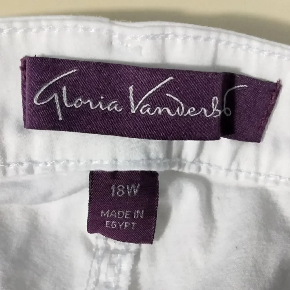 Gloria Vanderbilt pre owned