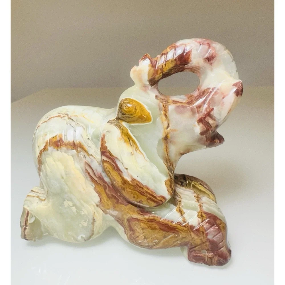 Hand Carved Onyx Elephant Figurine Natural Sculpture 5,3 in