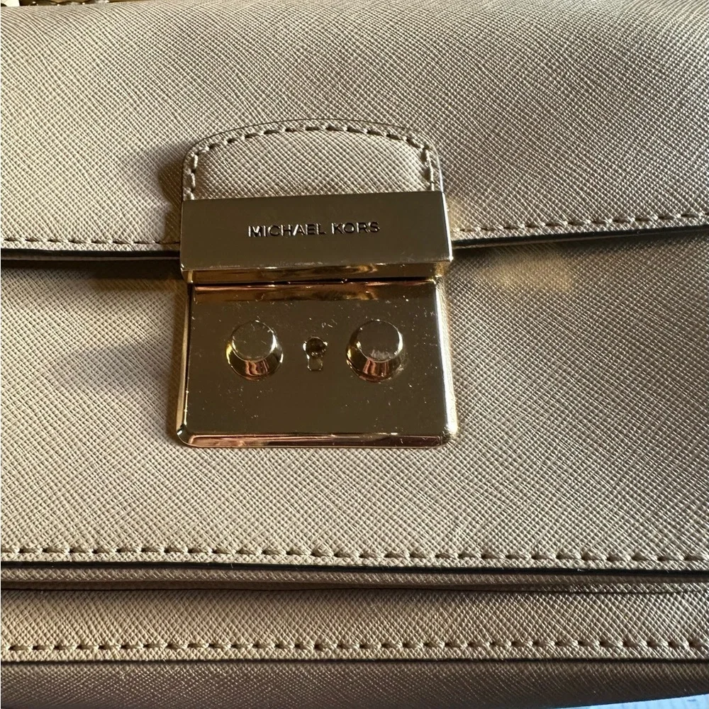 Michael Kors elegant tan