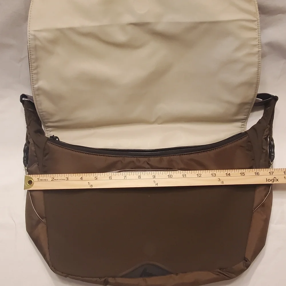 Gregory messenger style